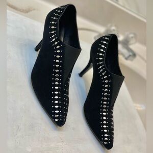VANELI ZOEY Black Suede Studded ankles boots size 9M excellent condition perfect